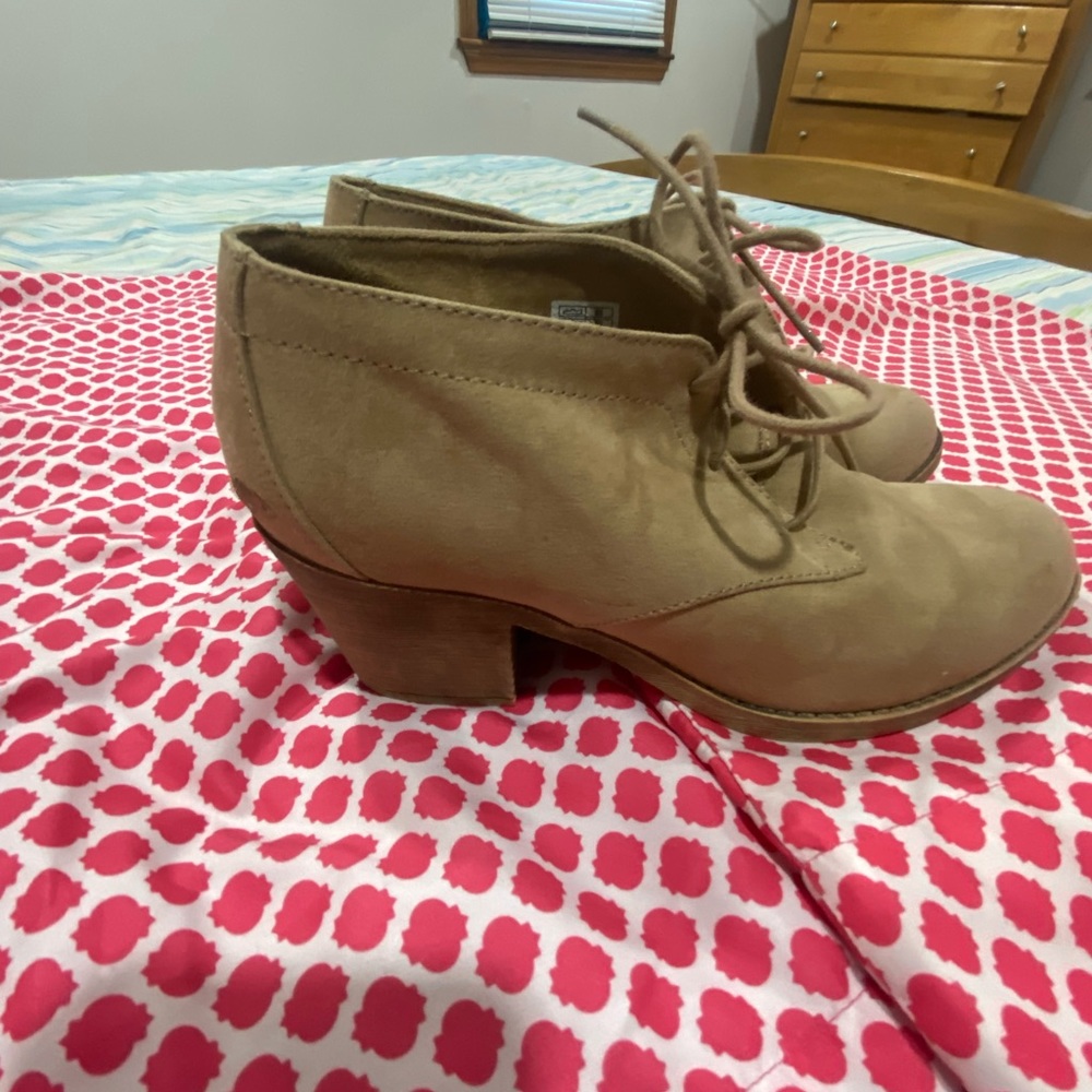Very nice ankle boots